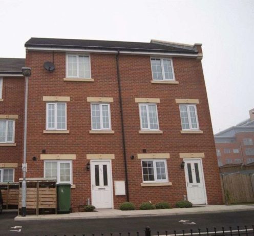 4 bedroom Terraced t...